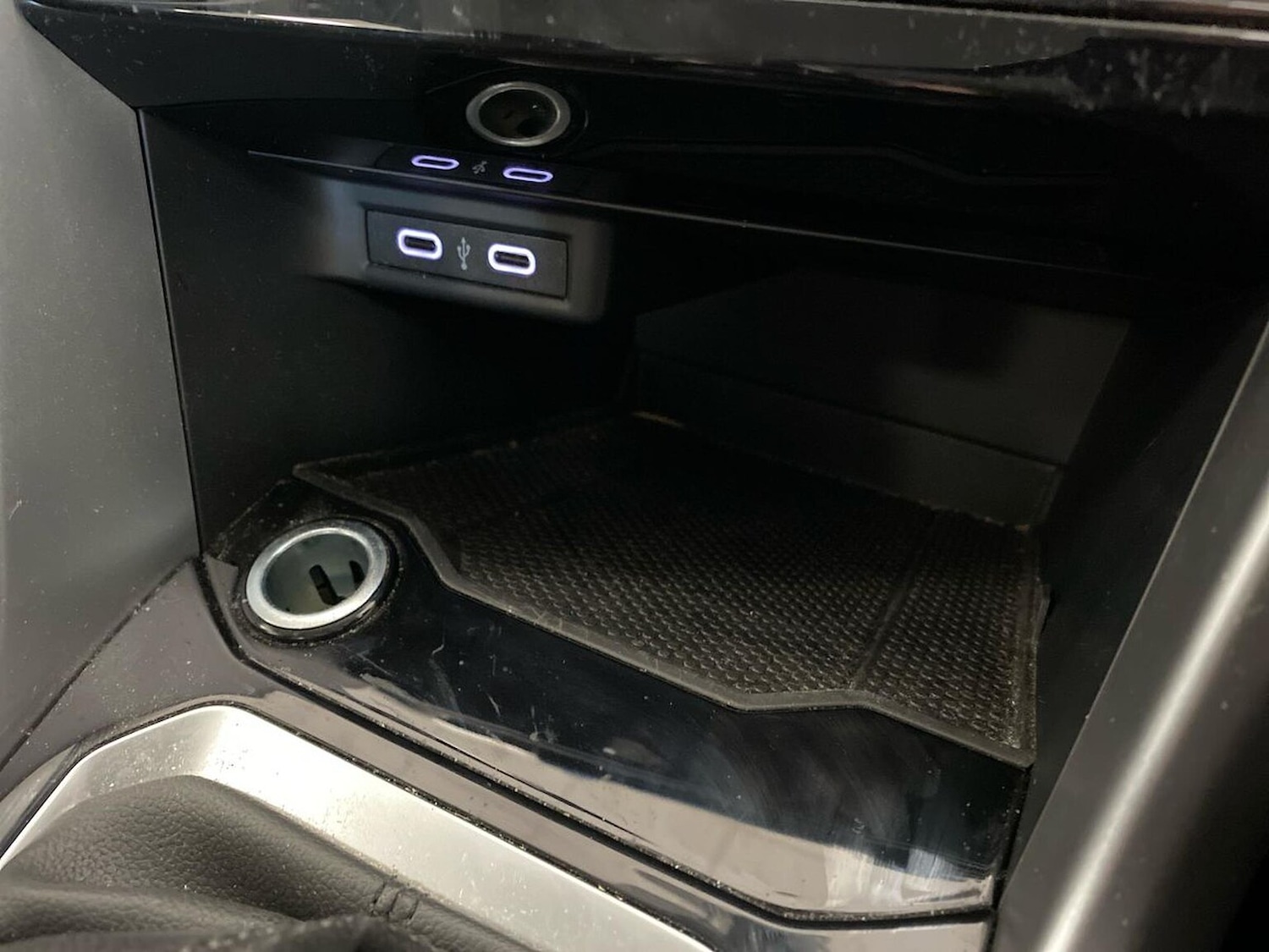 Used Volkswagen T-Roc 2022 for sale - 76897123: Photo 28