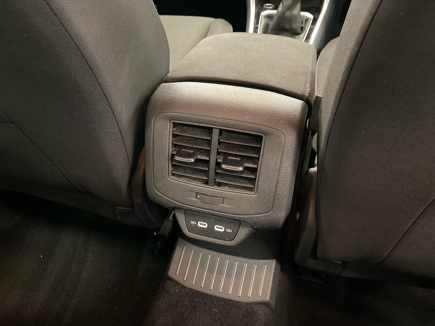 Used Volkswagen T-Roc 2022 for sale - 76897123: Photo 32