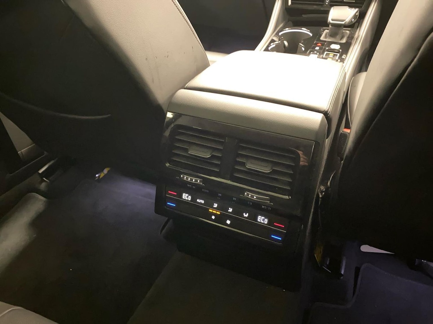 Used Volkswagen Touareg 2024 for sale - 76492357: Photo 28