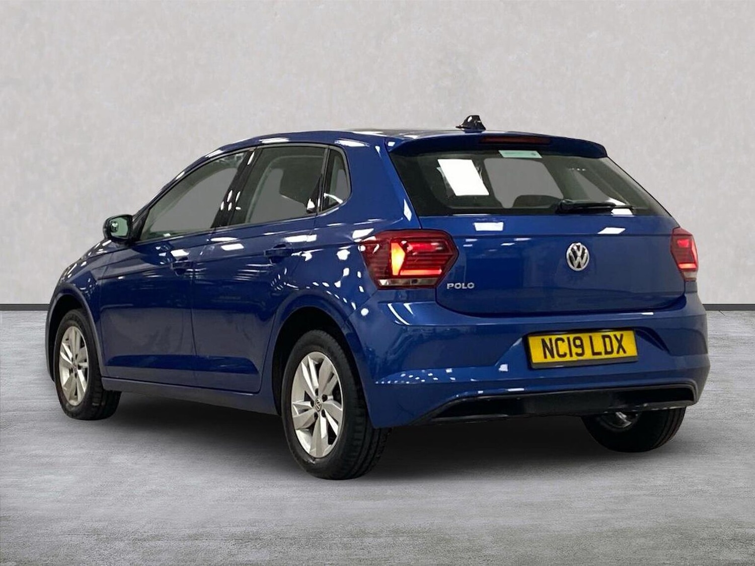 Used Volkswagen Polo 2019 for sale - 76807489: Photo 2