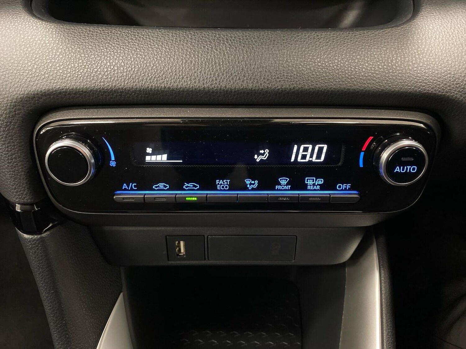 Used Toyota Yaris 2022 for sale - 77872117: Photo 12