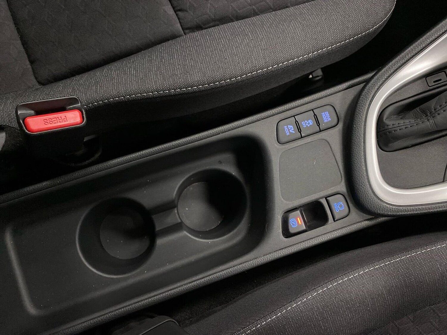 Used Toyota Yaris 2022 for sale - 77872117: Photo 28