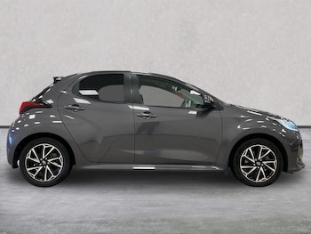 Used Toyota Yaris 2022 for sale - 77872117: Photo