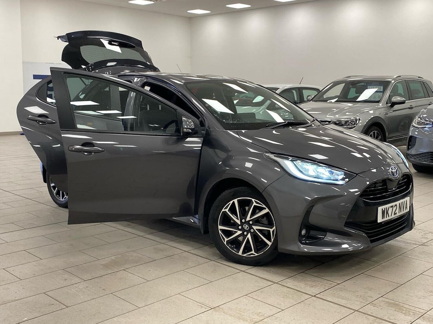 Used Toyota Yaris 2022 for sale - 77872117: Photo 40