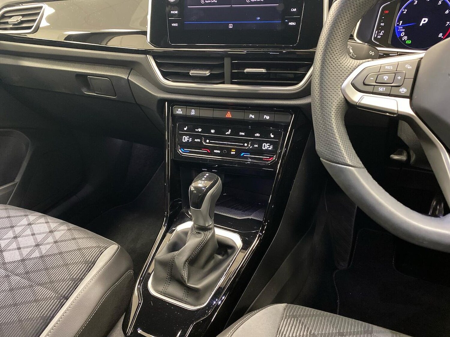 Used Volkswagen T-Roc 2025 for sale - 76313861: Photo 13