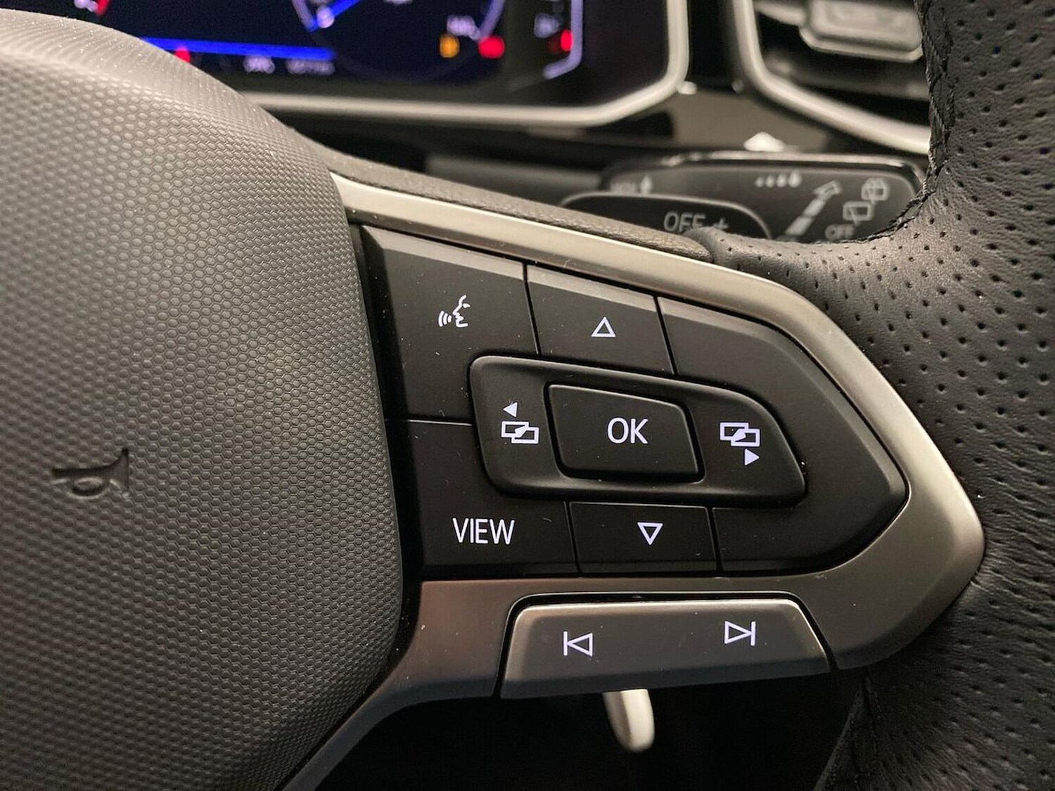 Used Volkswagen T-Roc 2025 for sale - 76313861: Photo 24