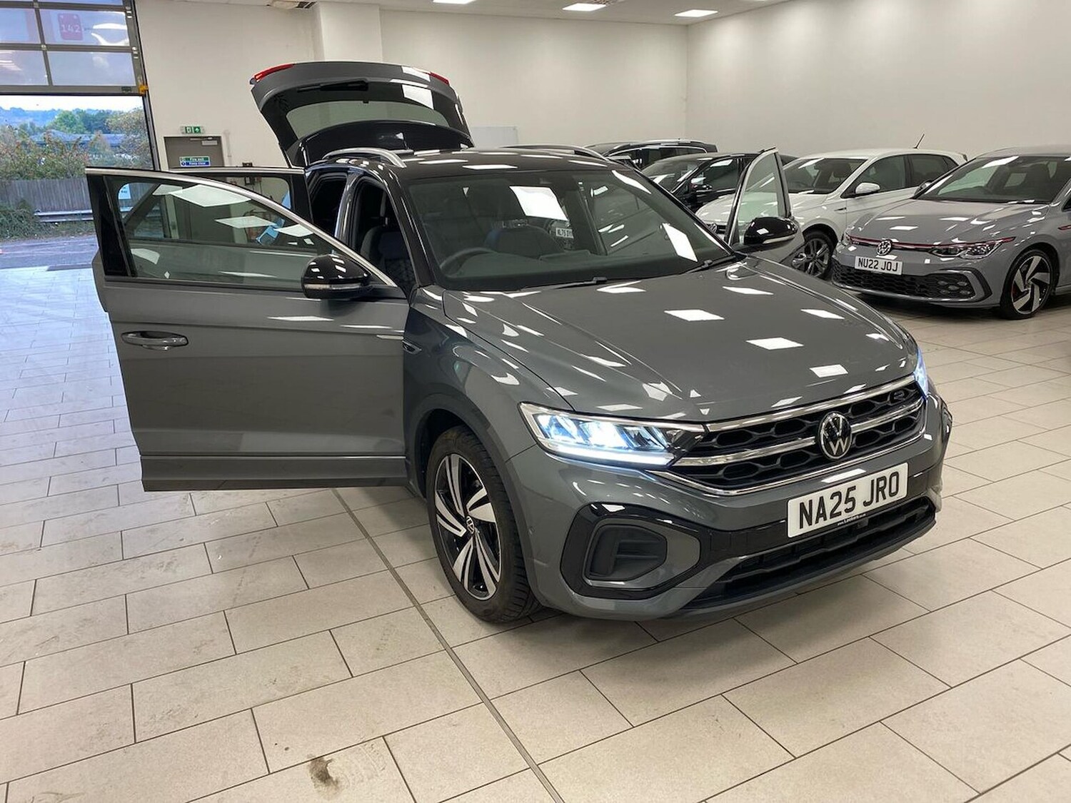 Used Volkswagen T-Roc 2025 for sale - 76313861: Photo 31