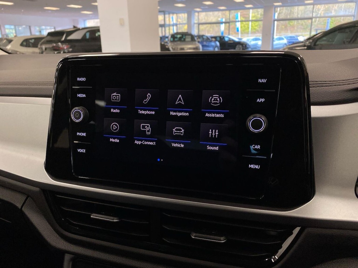 Used Volkswagen T-Roc 2025 for sale - 77487518: Photo 11