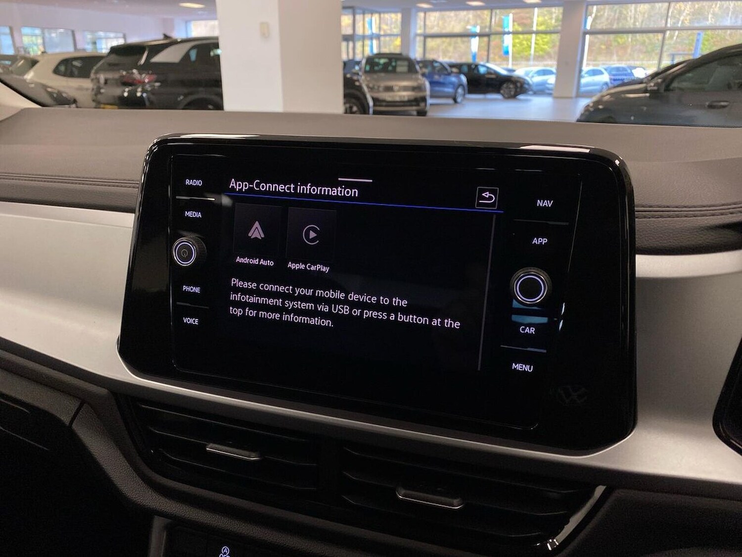 Used Volkswagen T-Roc 2025 for sale - 77487518: Photo 24