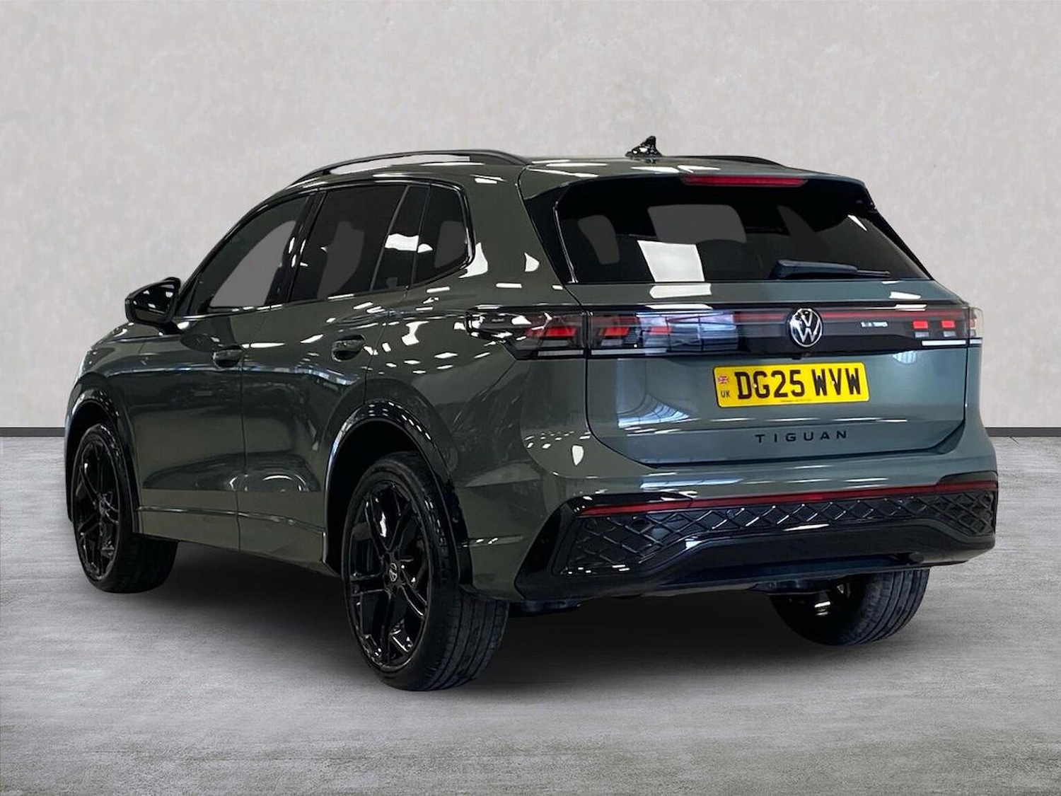 Used Volkswagen Tiguan 2025 for sale - 77803454: Photo 2