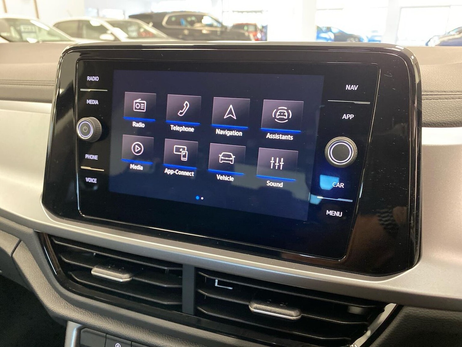 Used Volkswagen T-Roc 2025 for sale - 76536640: Photo 11