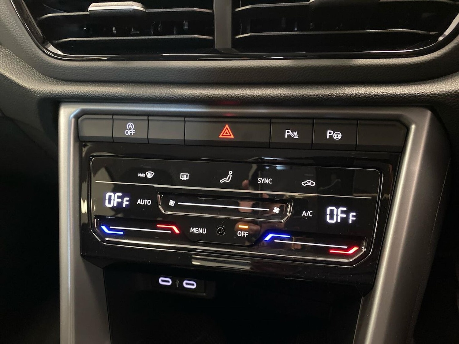 Used Volkswagen T-Roc 2025 for sale - 76536640: Photo 12