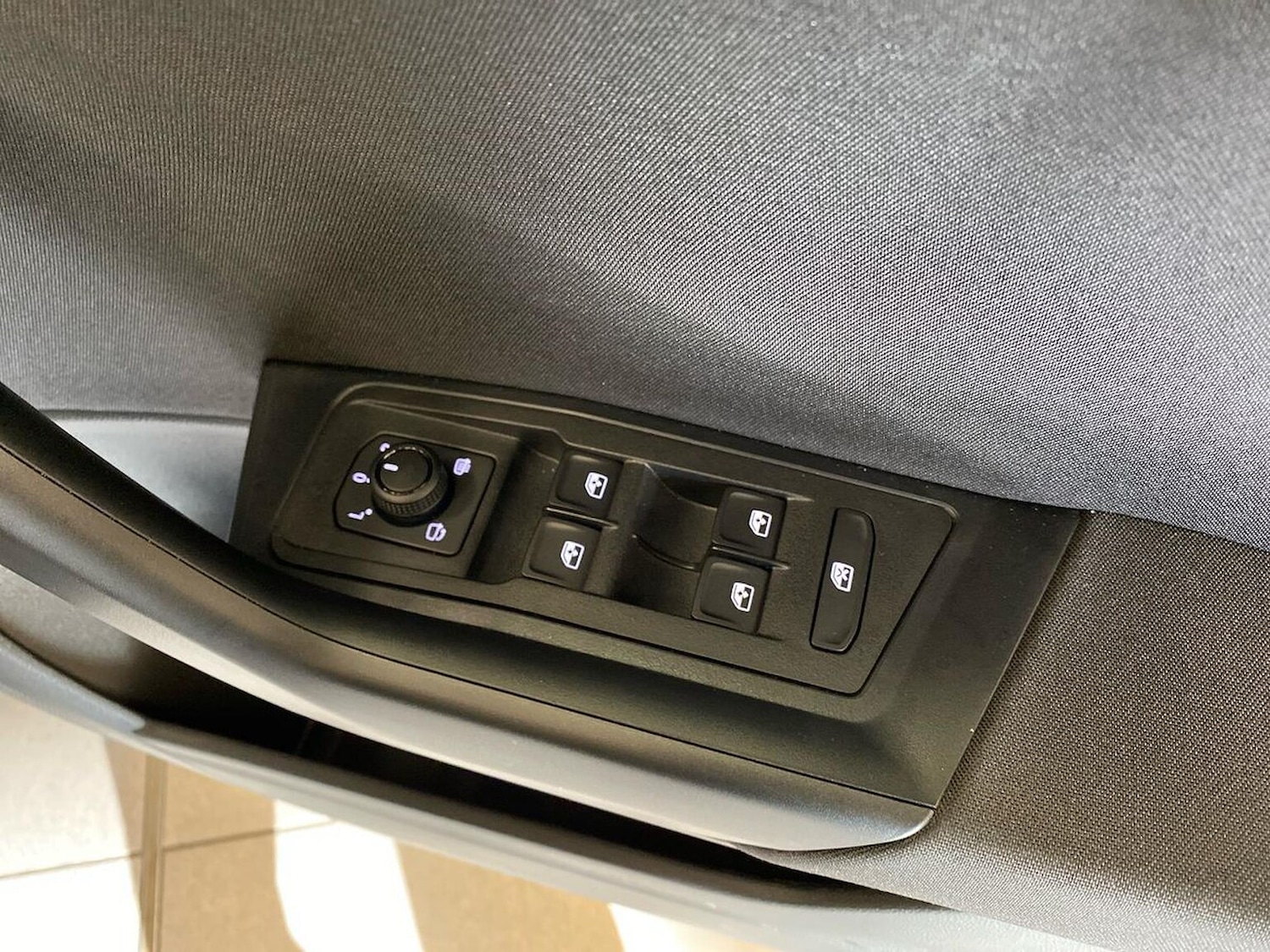 Used Volkswagen T-Roc 2025 for sale - 76536640: Photo 21