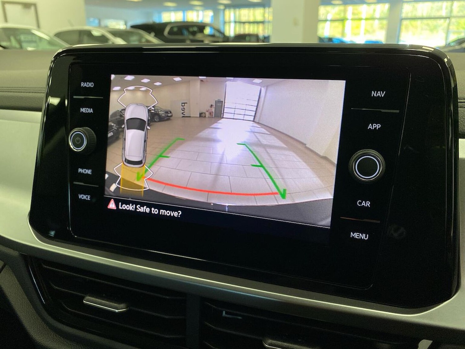 Used Volkswagen T-Roc 2025 for sale - 76536640: Photo 23