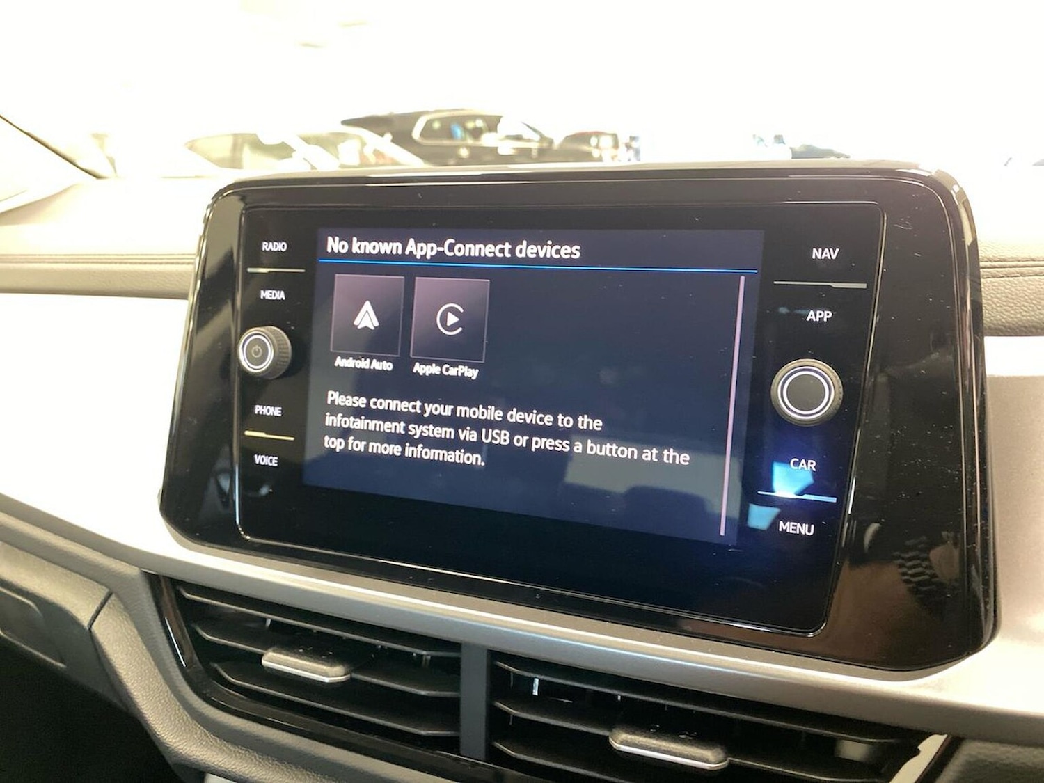 Used Volkswagen T-Roc 2025 for sale - 76536640: Photo 24