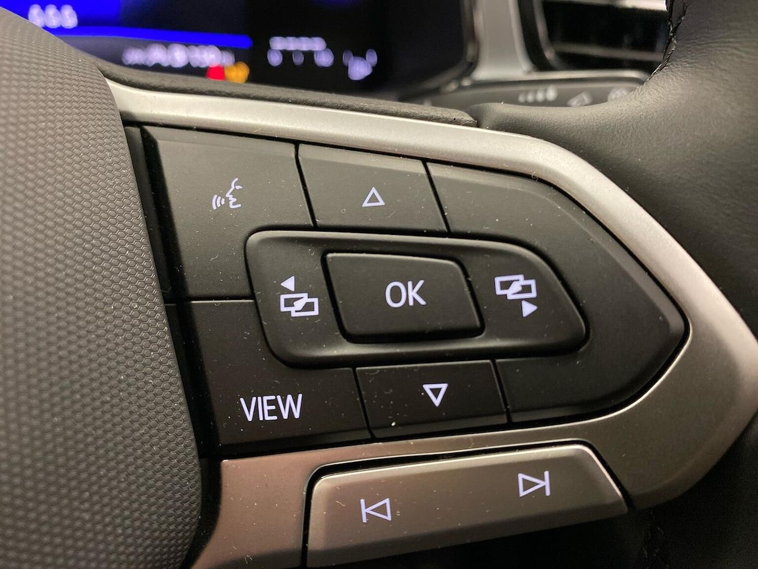 Used Volkswagen T-Roc 2025 for sale - 76536640: Photo 26