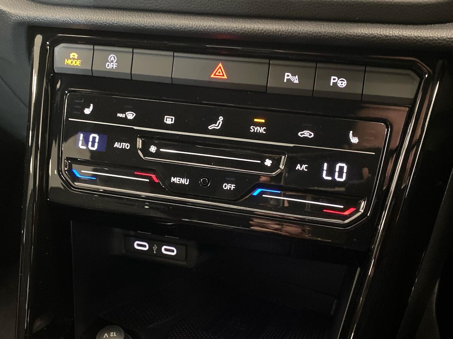 Used Volkswagen T-Roc 2025 for sale - 76637811: Photo 12