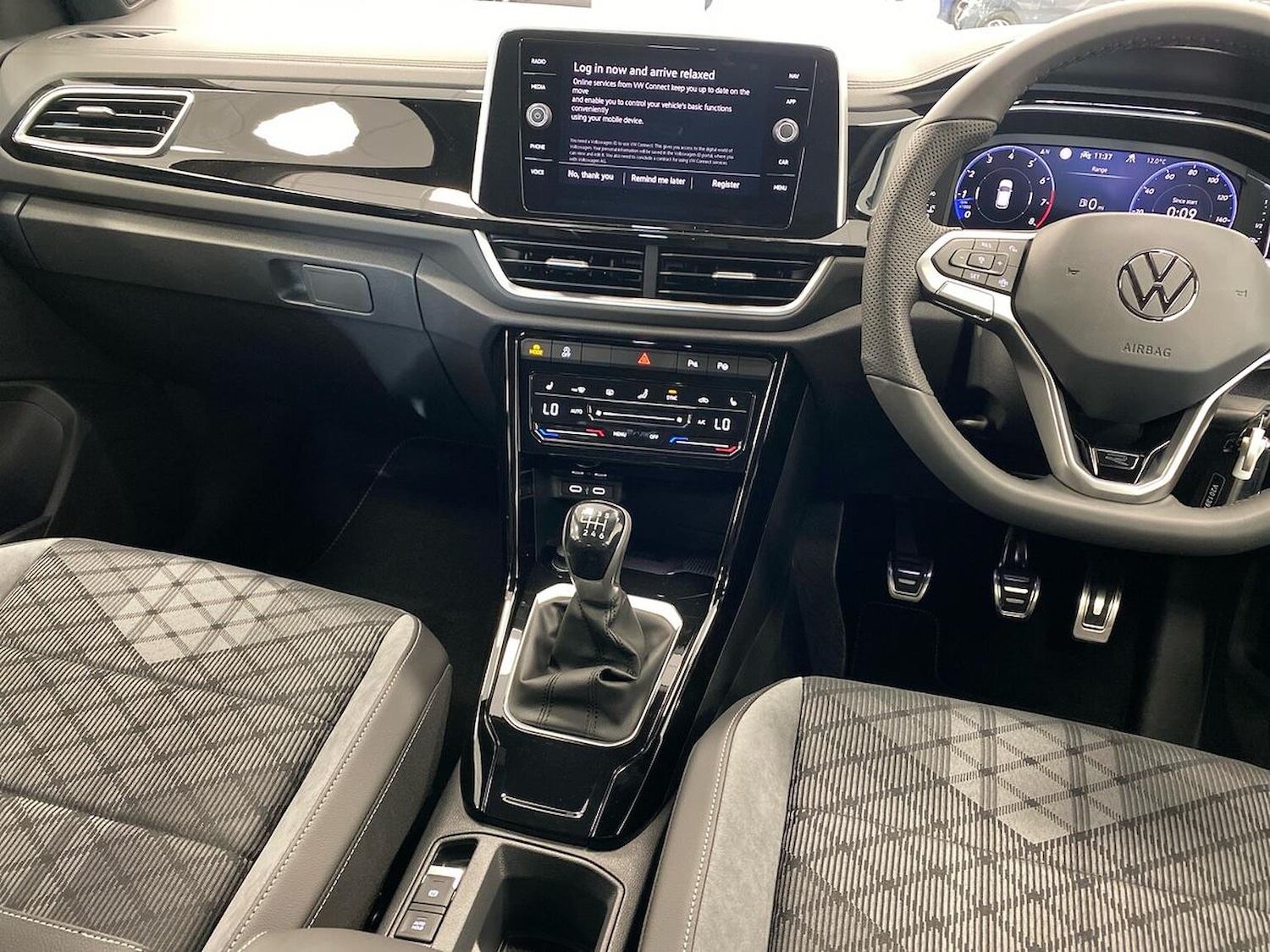 Used Volkswagen T-Roc 2025 for sale - 76637811: Photo 13