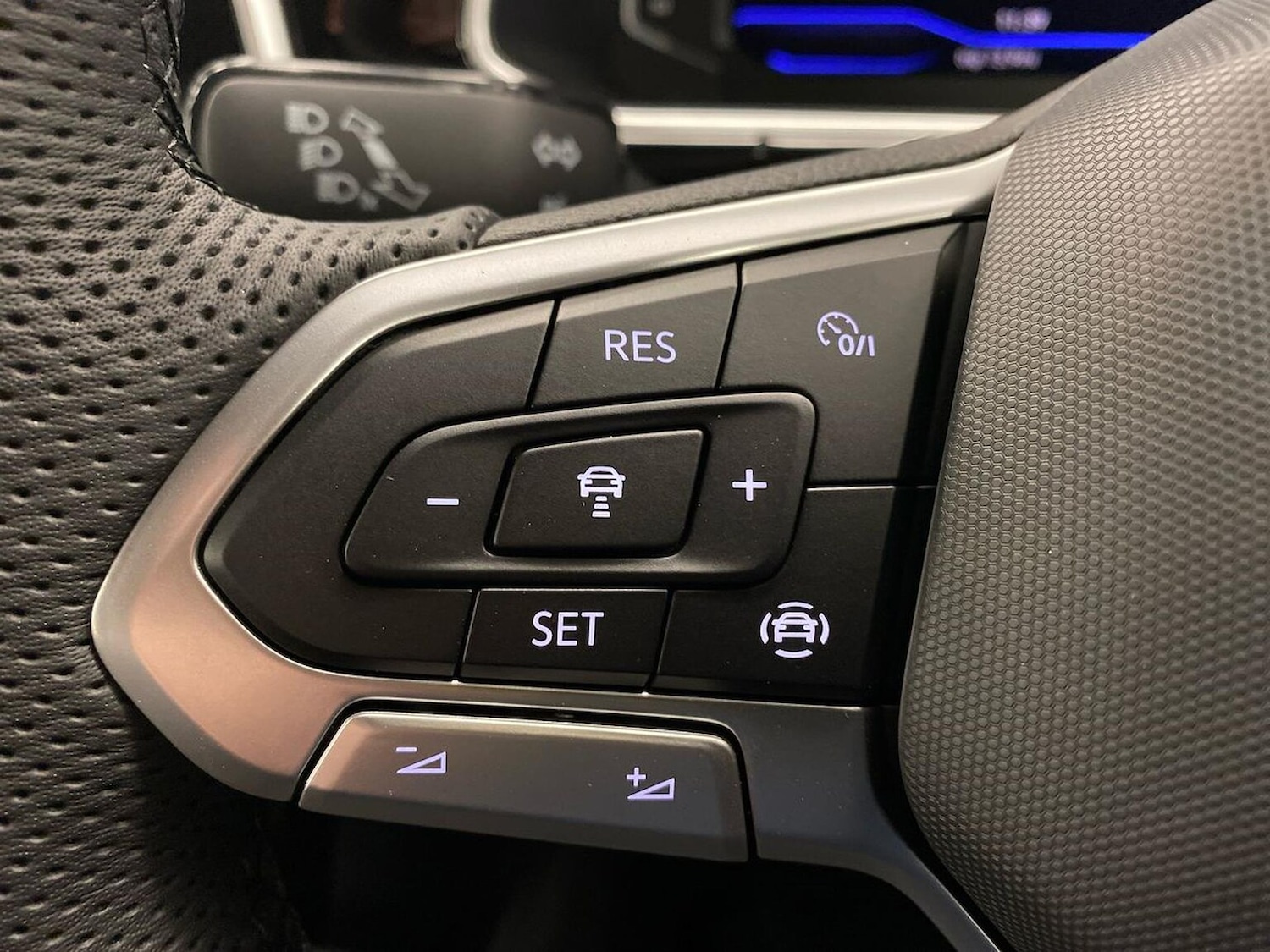 Used Volkswagen T-Roc 2025 for sale - 76637811: Photo 27