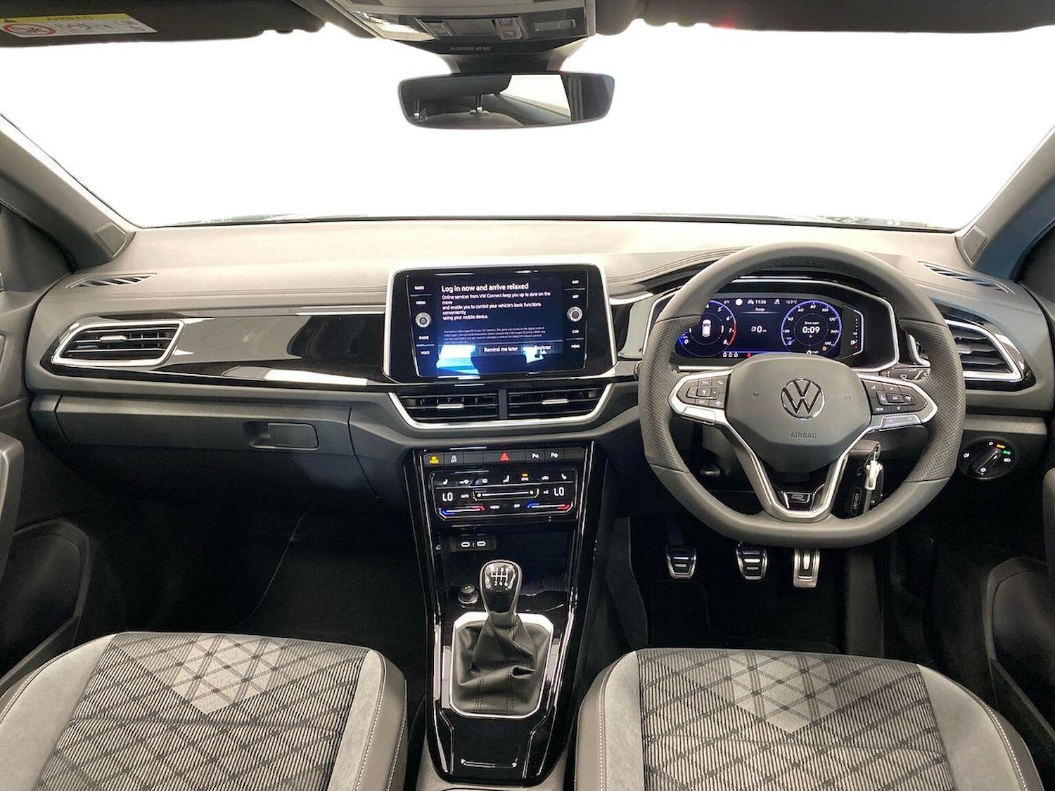 Used Volkswagen T-Roc 2025 for sale - 76637811: Photo 8