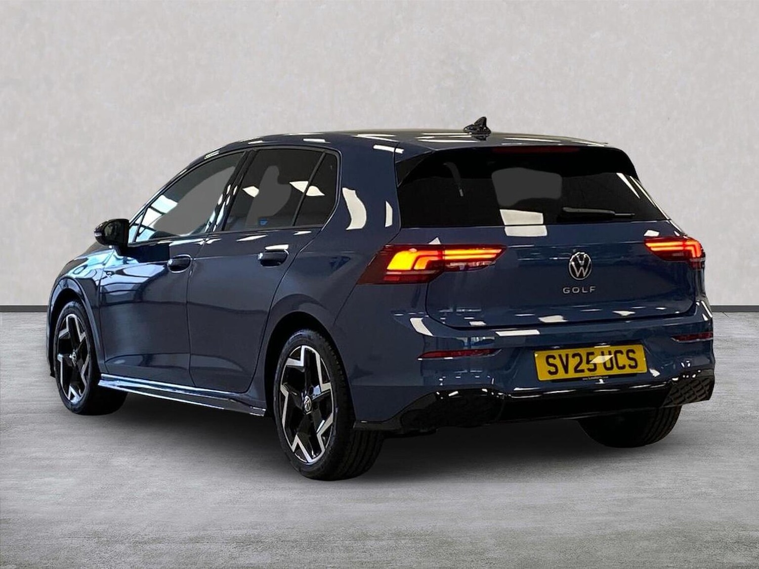 Used Volkswagen Golf 2025 for sale - 76403471: Photo 2