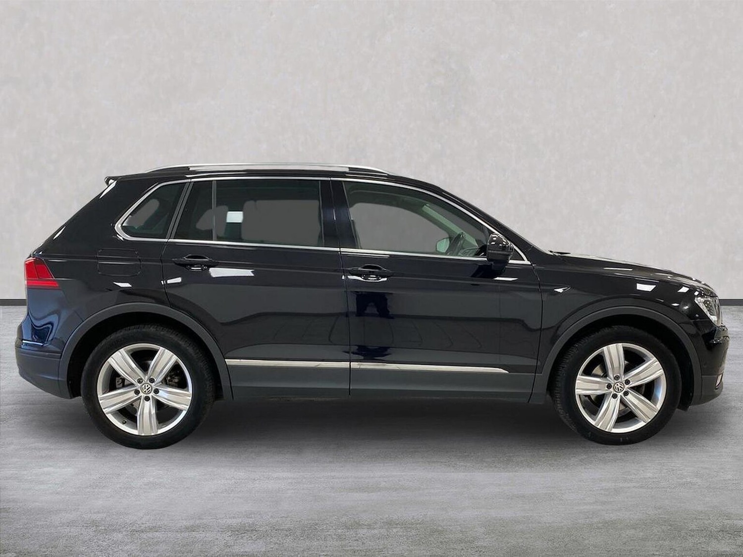Used Volkswagen Tiguan 2020 for sale - 76490621: Photo 3