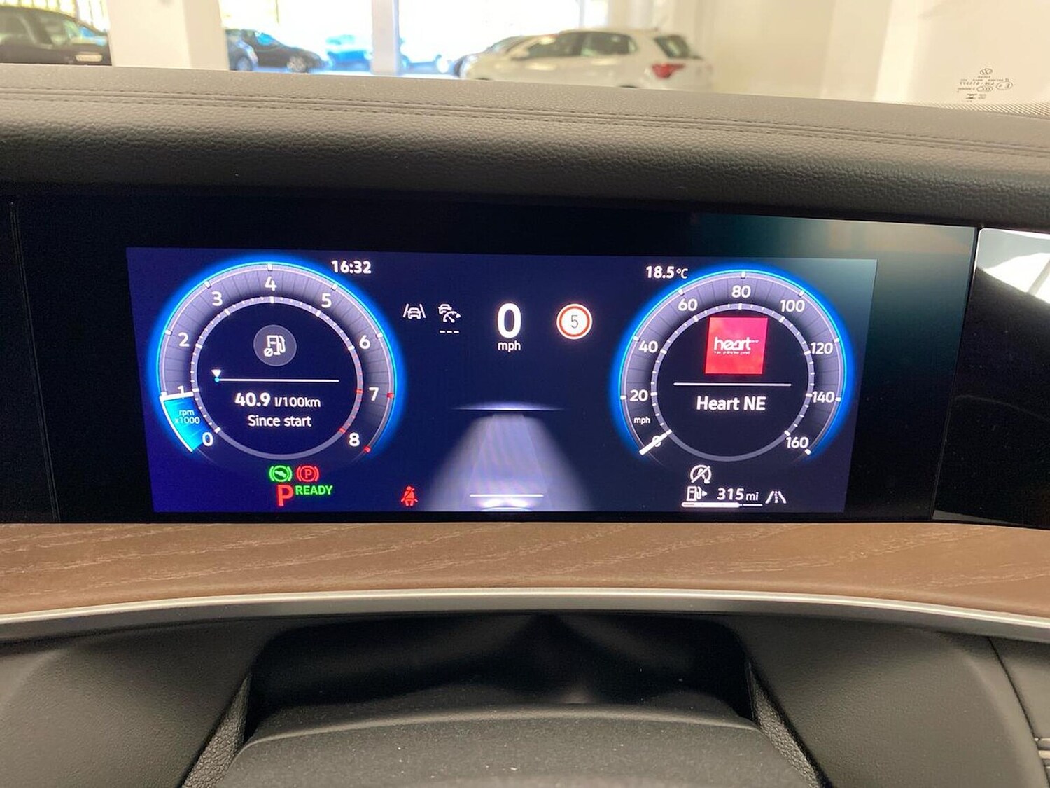 Used Volkswagen Touran 2025 for sale - 76257738: Photo 10