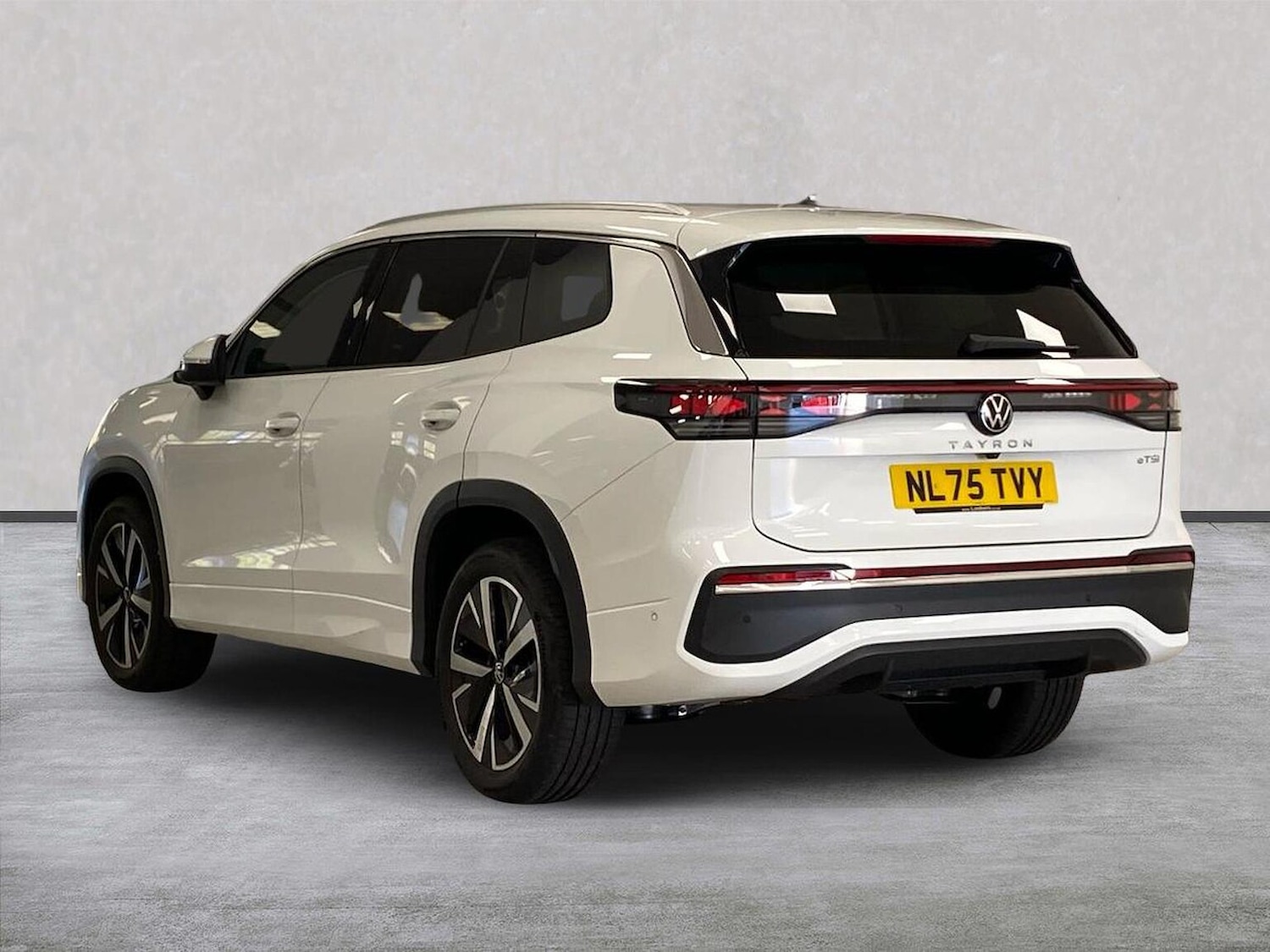 Used Volkswagen Touran 2025 for sale - 76257738: Photo 2