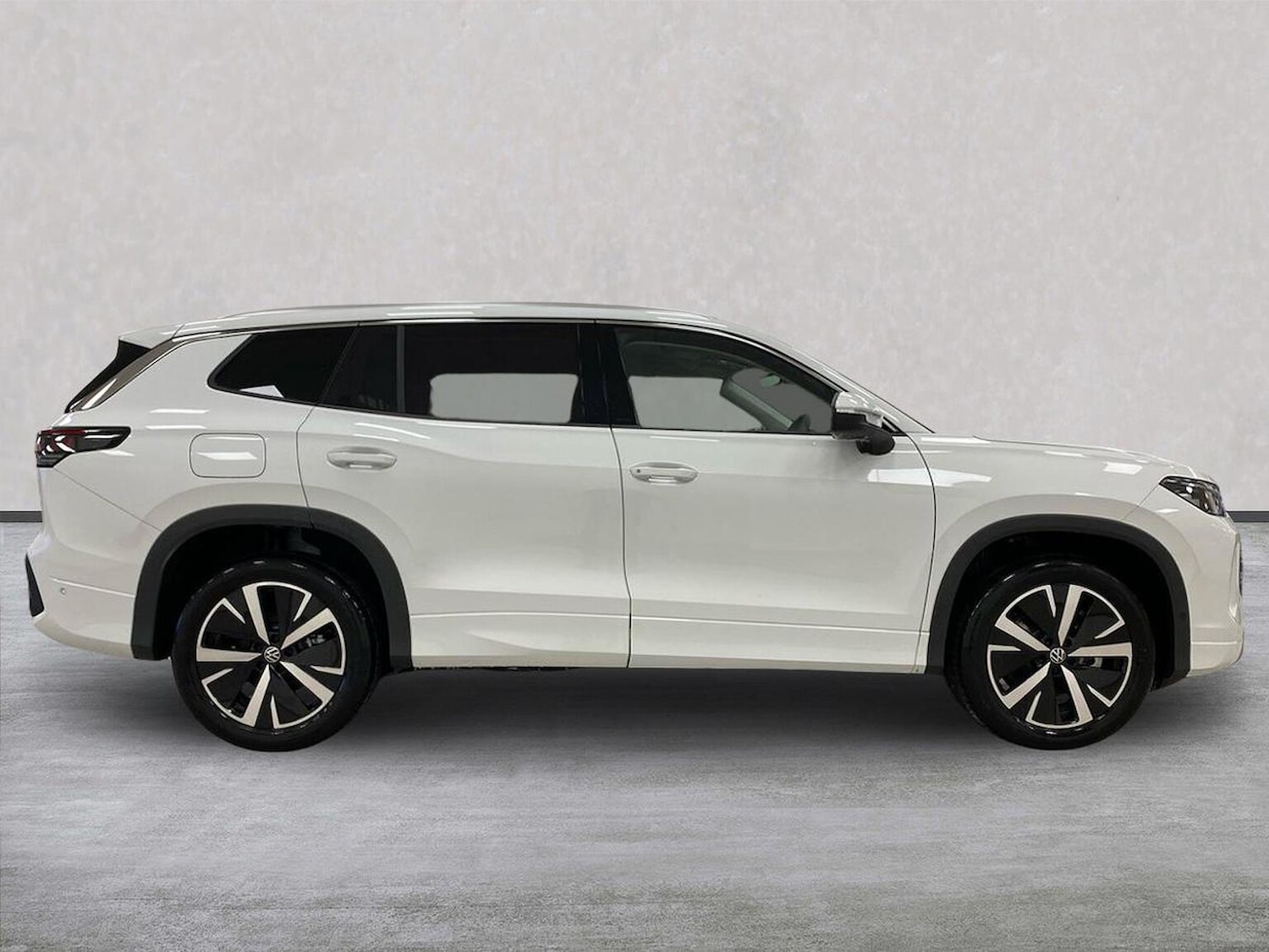 Used Volkswagen Touran 2026 for sale - 77888624: Photo 3