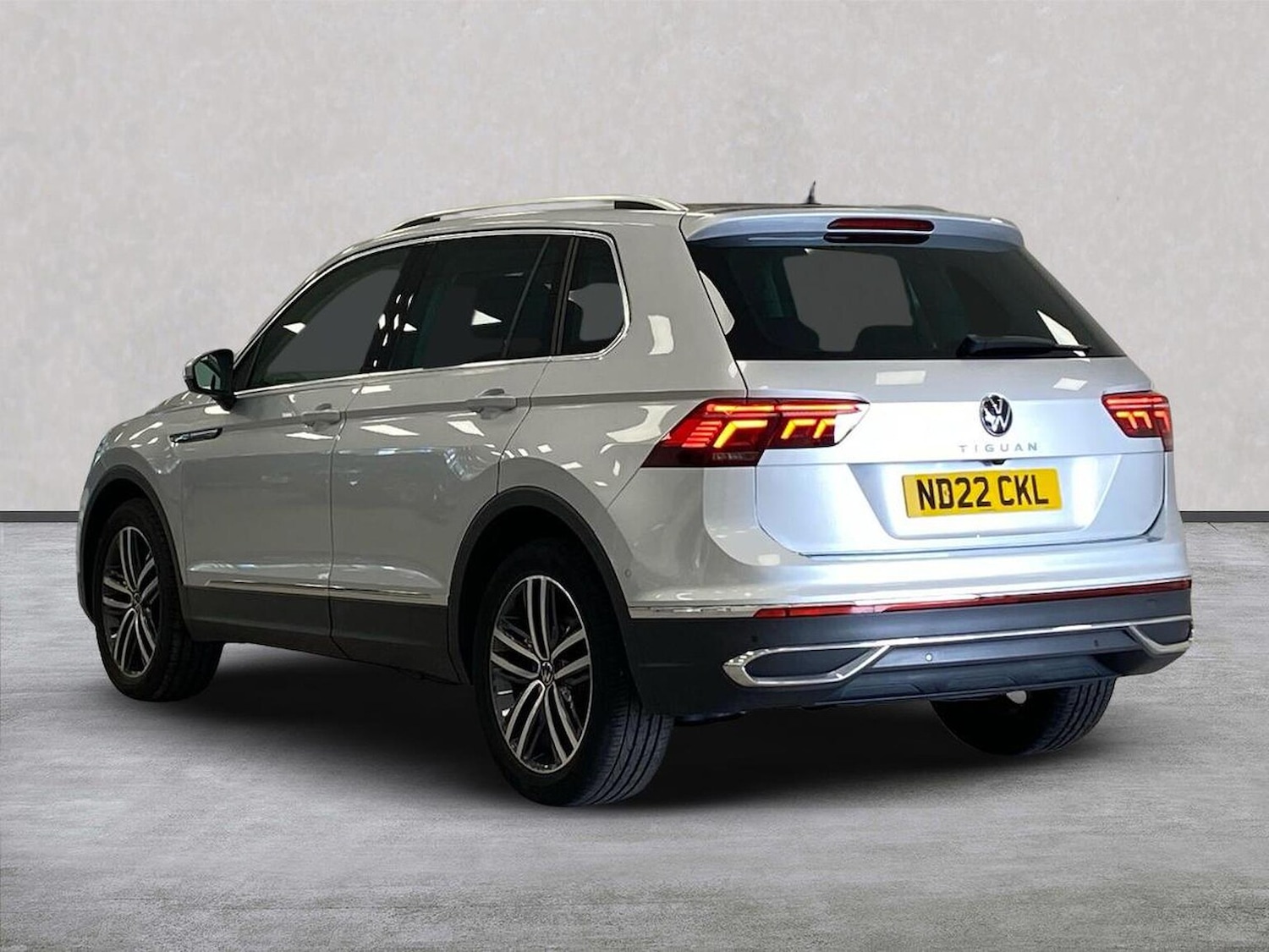 Used Volkswagen Tiguan 2022 for sale - 76040766: Photo 2