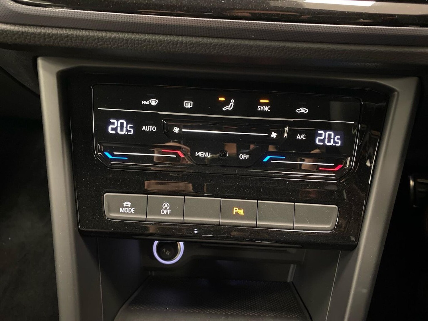 Used Volkswagen Touran 2025 for sale - 76164866: Photo 12