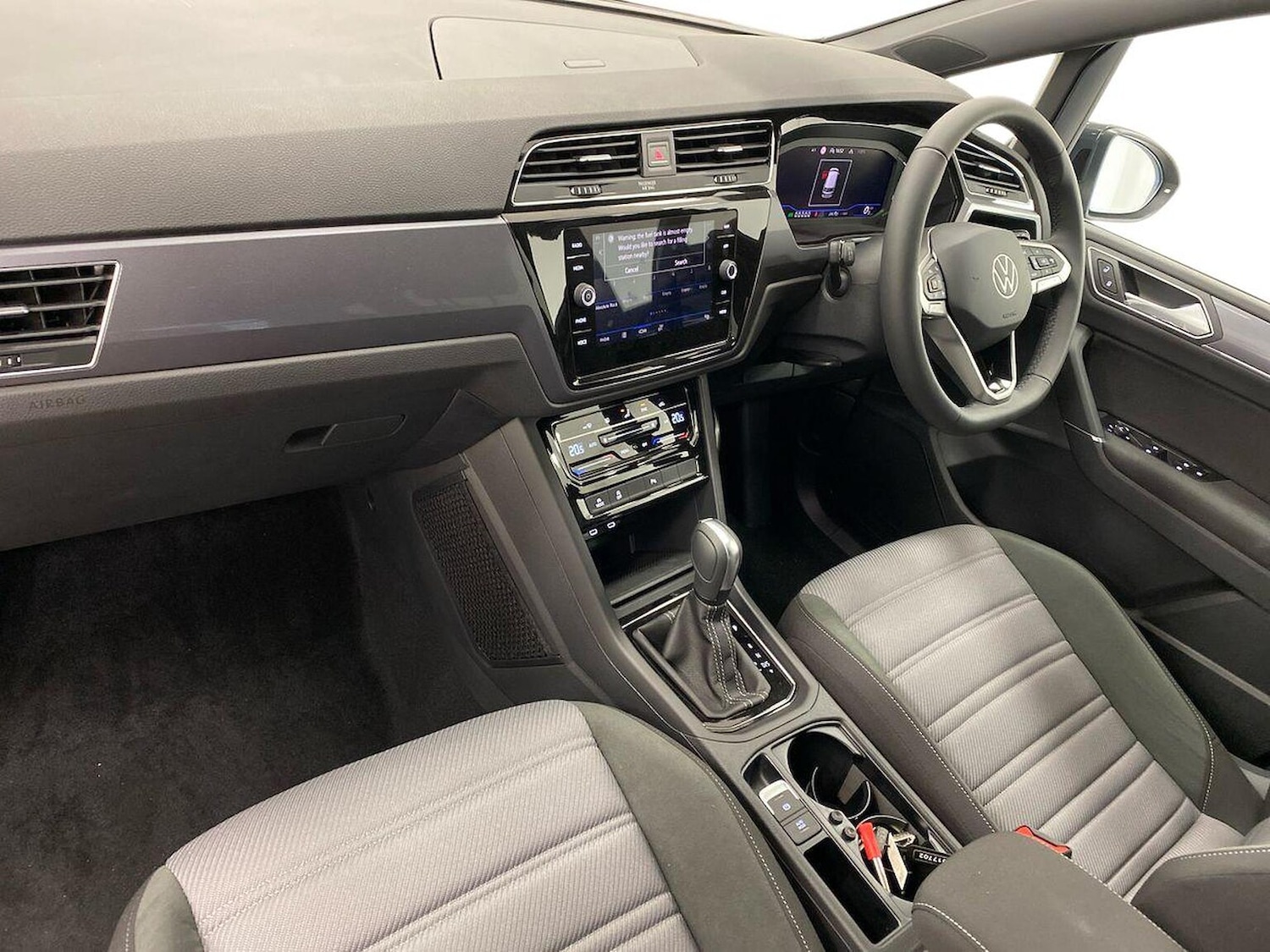 Used Volkswagen Touran 2025 for sale - 76164866: Photo 7