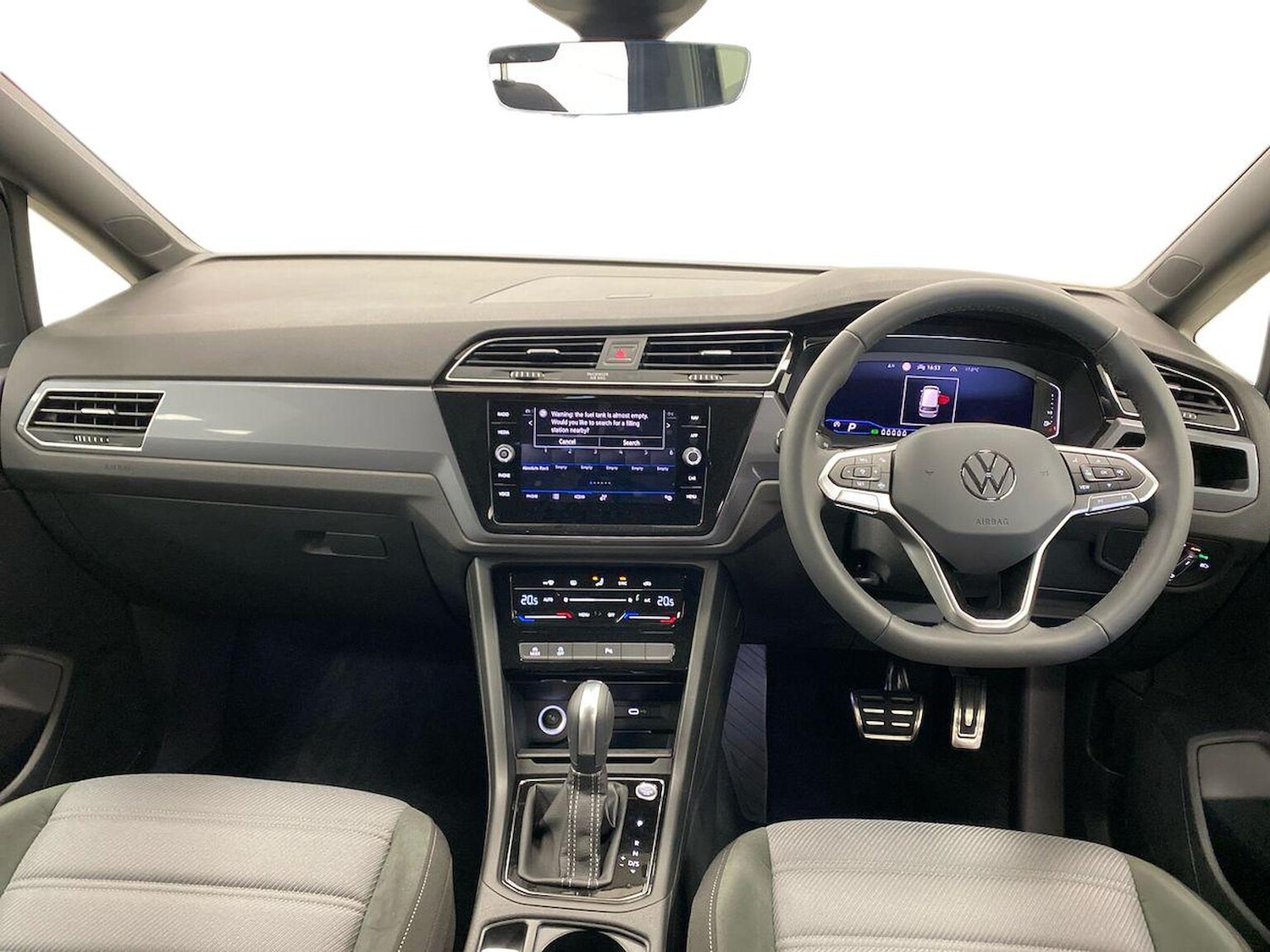 Used Volkswagen Touran 2025 for sale - 76164866: Photo 8