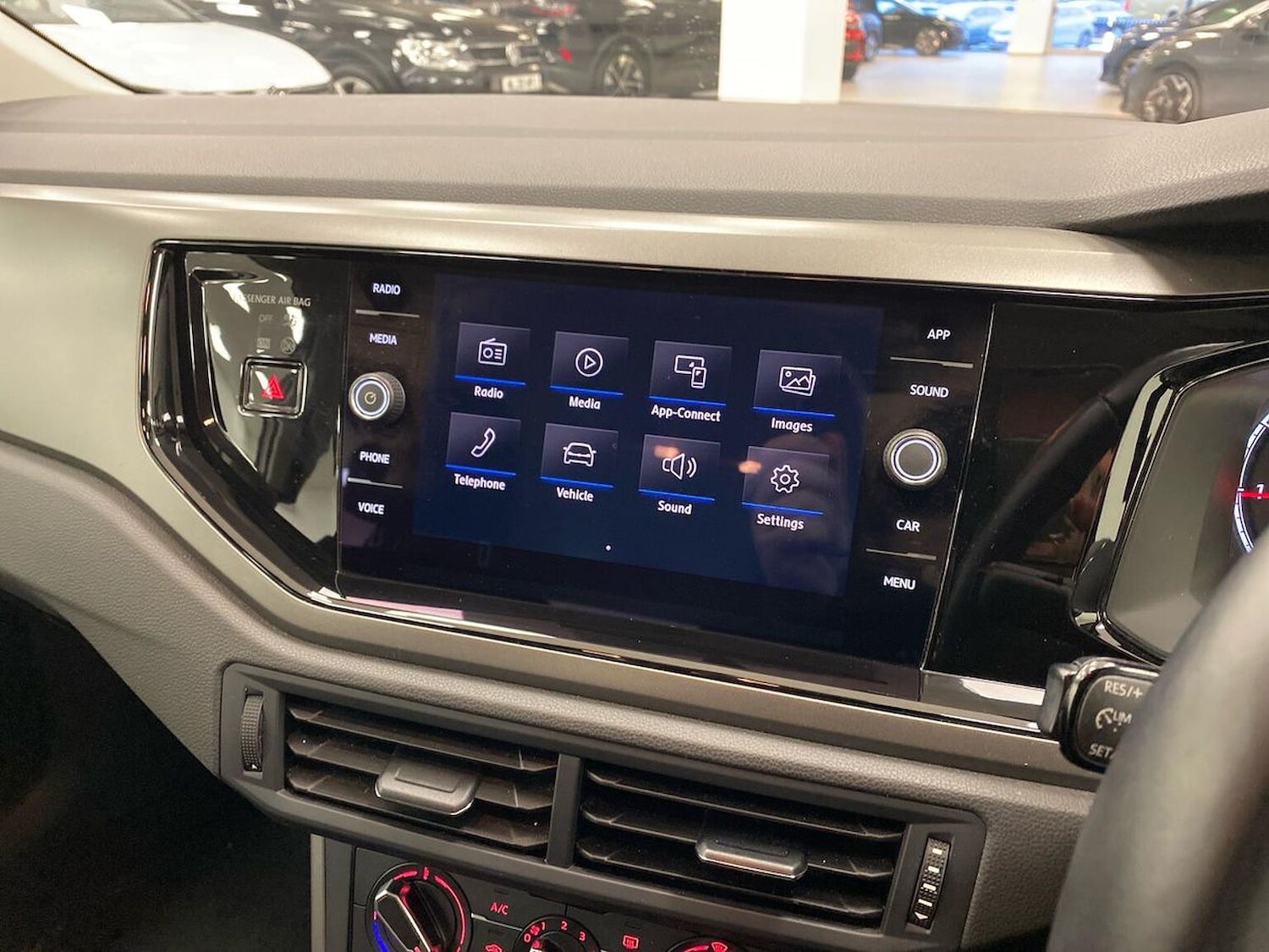 Used Volkswagen Polo 2019 for sale - 76637816: Photo 11