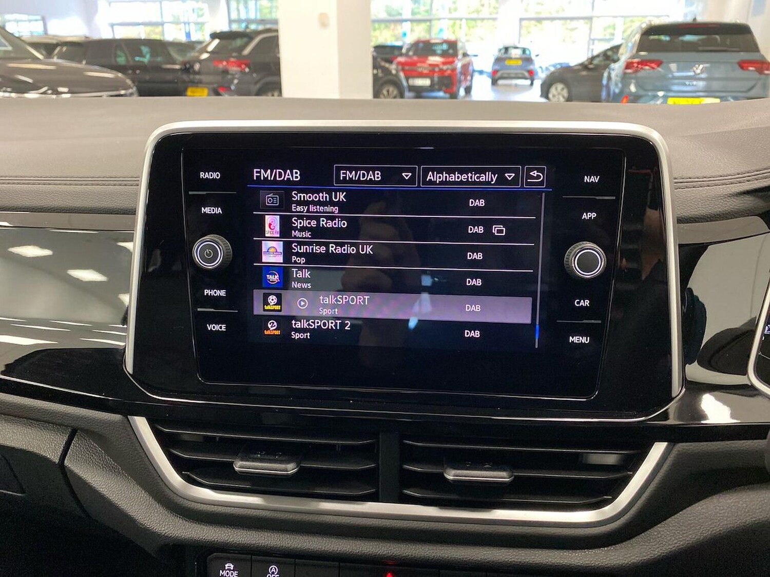 Used Volkswagen T-Roc 2025 for sale - 76070202: Photo 11