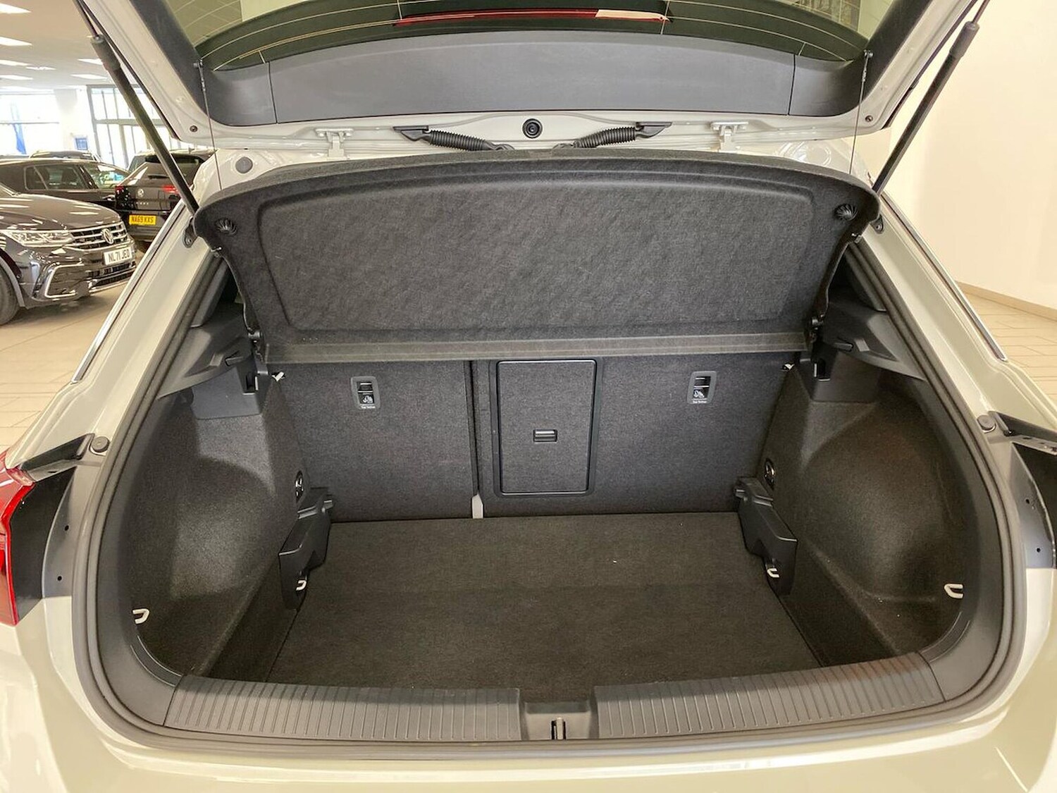 Used Volkswagen T-Roc 2025 for sale - 76070202: Photo 17
