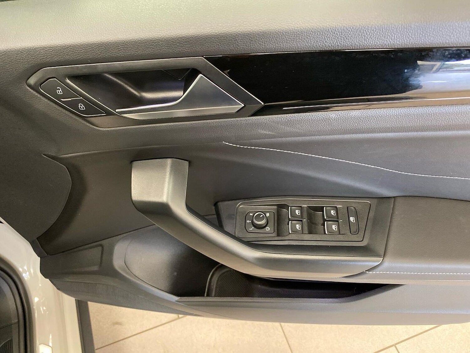 Used Volkswagen T-Roc 2025 for sale - 76070202: Photo 21