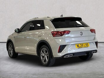 Used Volkswagen T-Roc 2025 for sale - 76070202: Photo 2