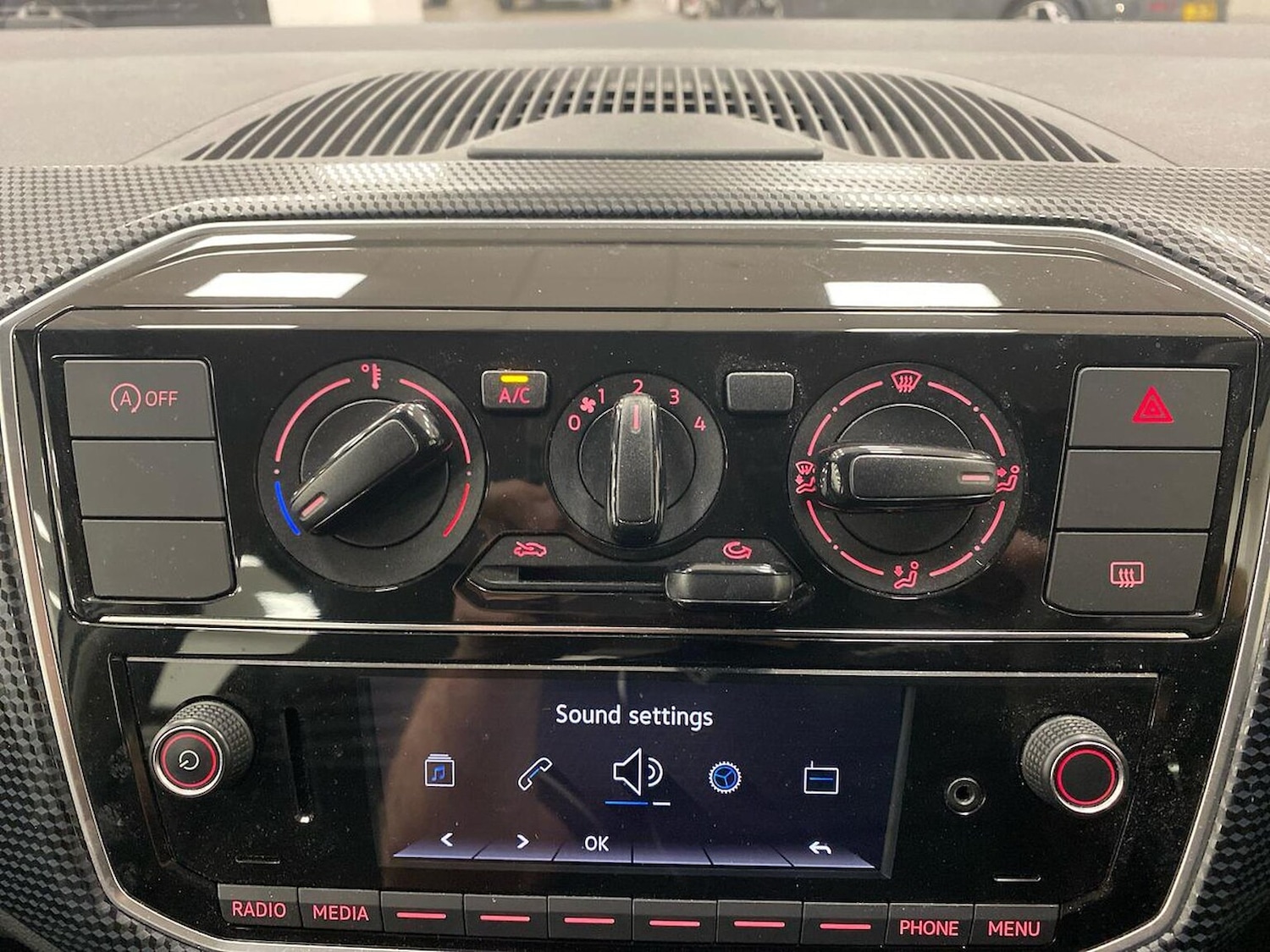 Used Volkswagen up! 2019 for sale - 76770081: Photo 12