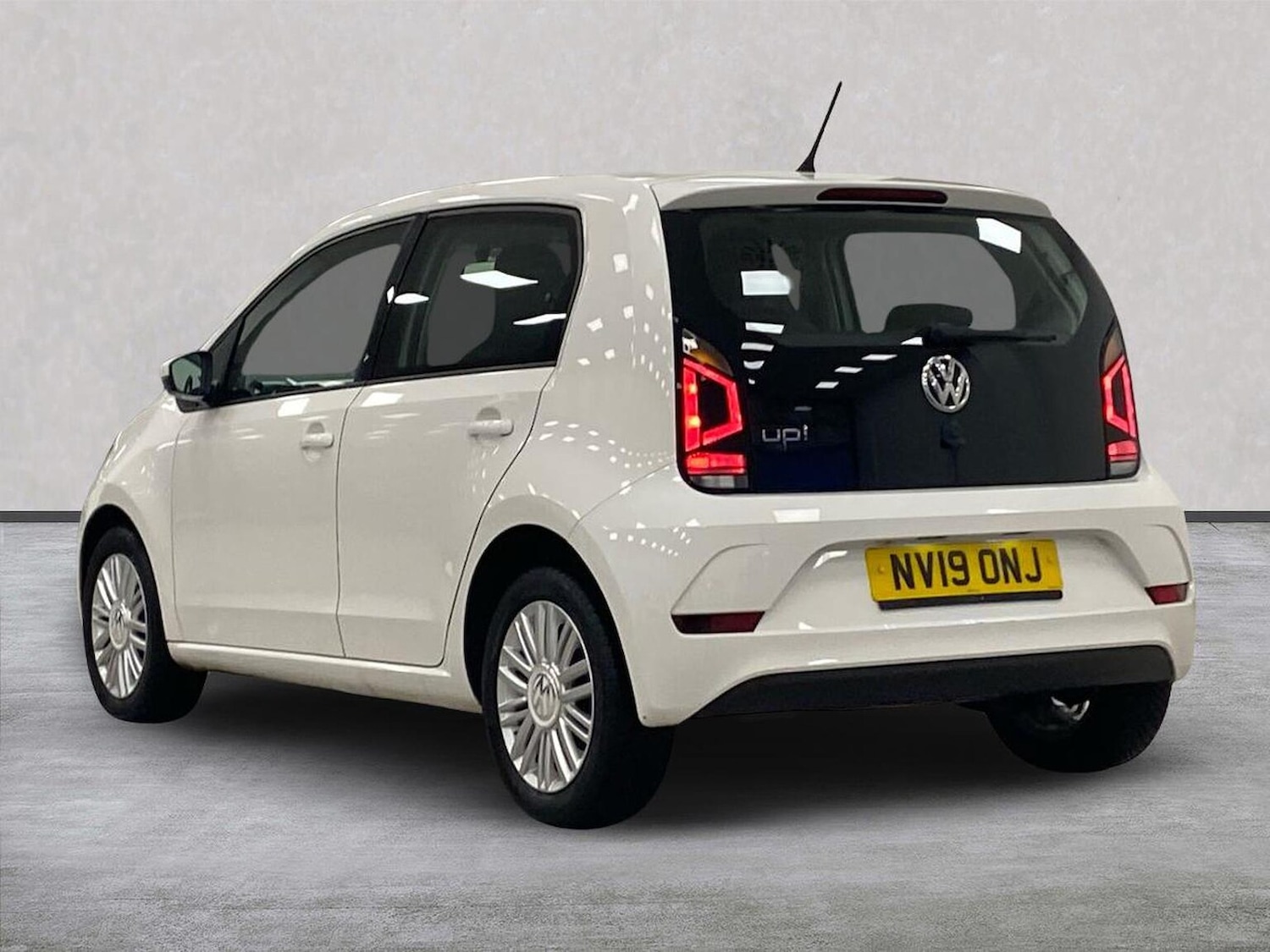 Used Volkswagen up! 2019 for sale - 76770081: Photo 2