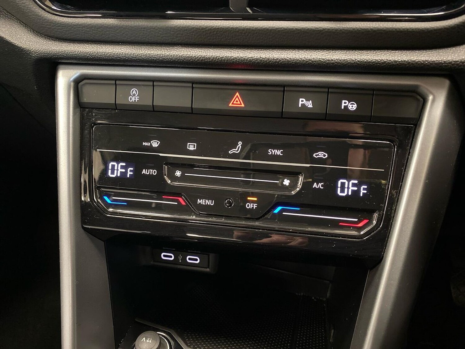 Used Volkswagen T-Roc 2023 for sale - 76682598: Photo 12