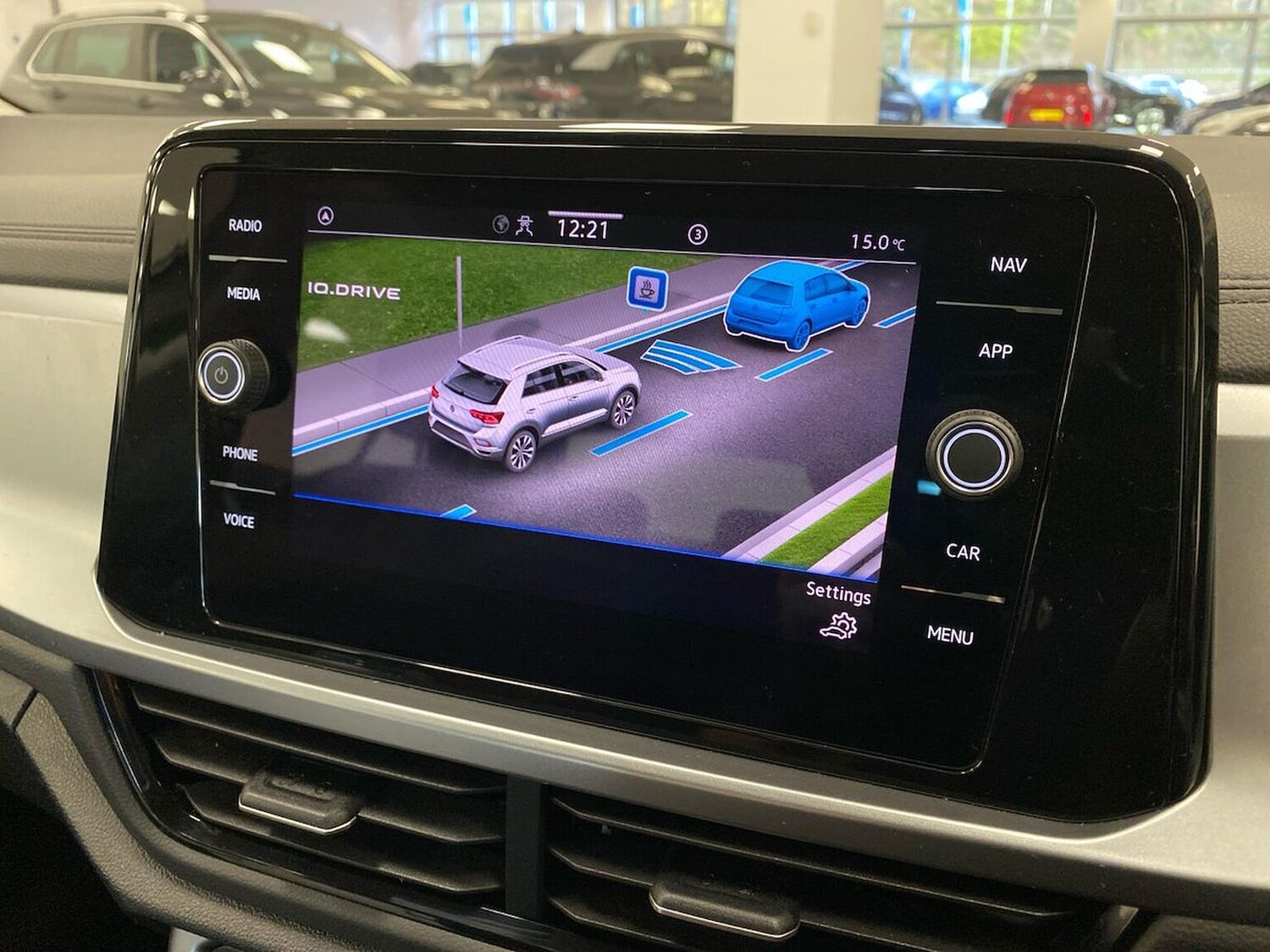 Used Volkswagen T-Roc 2023 for sale - 76682598: Photo 25