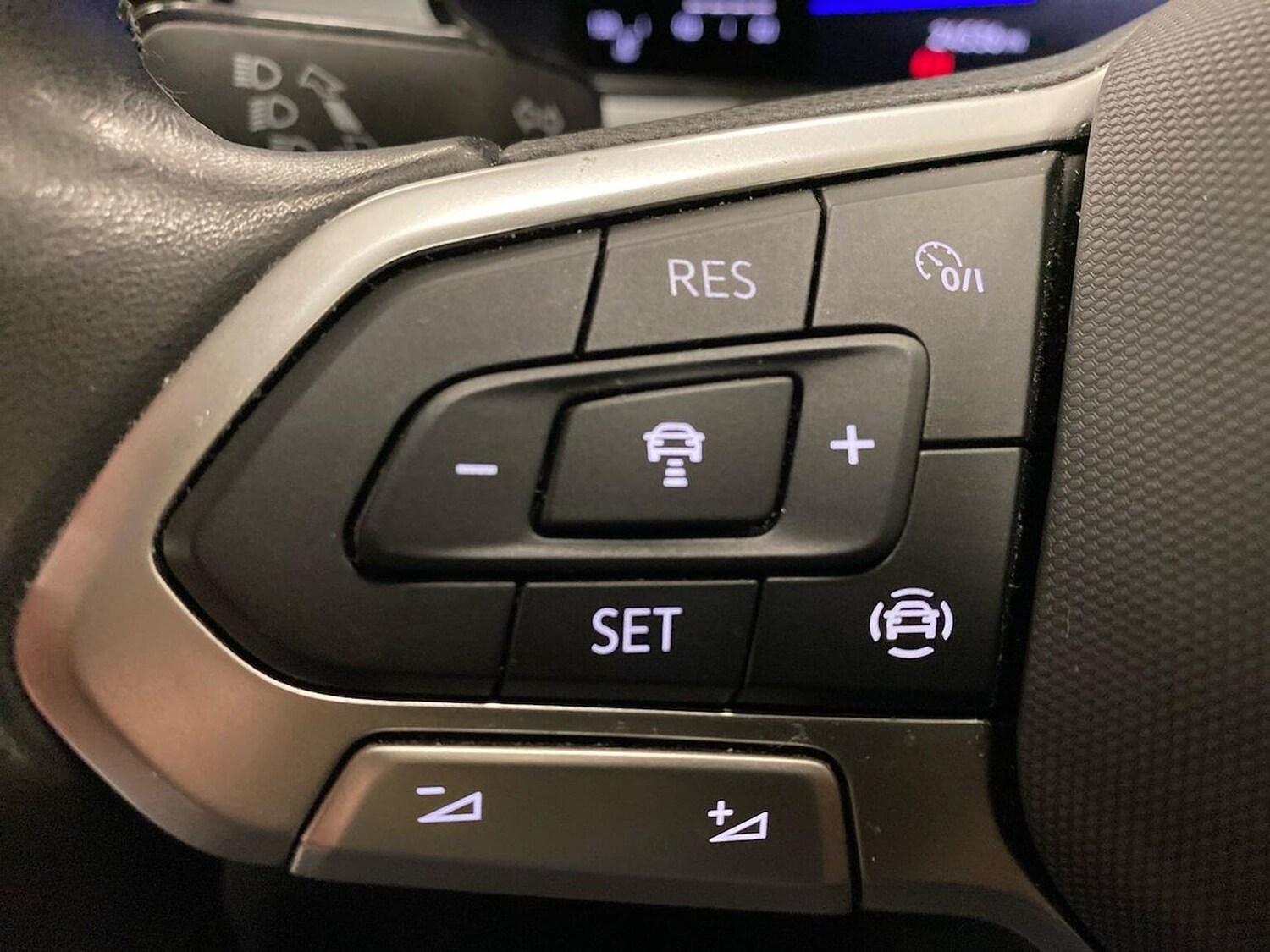 Used Volkswagen T-Roc 2023 for sale - 76682598: Photo 27