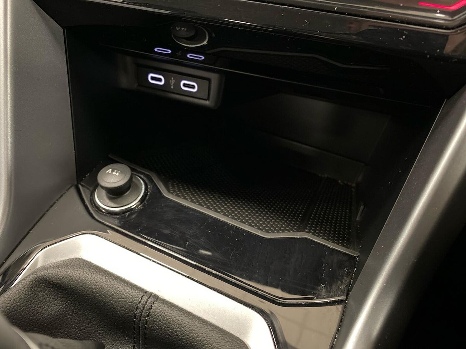 Used Volkswagen T-Roc 2023 for sale - 76682598: Photo 28