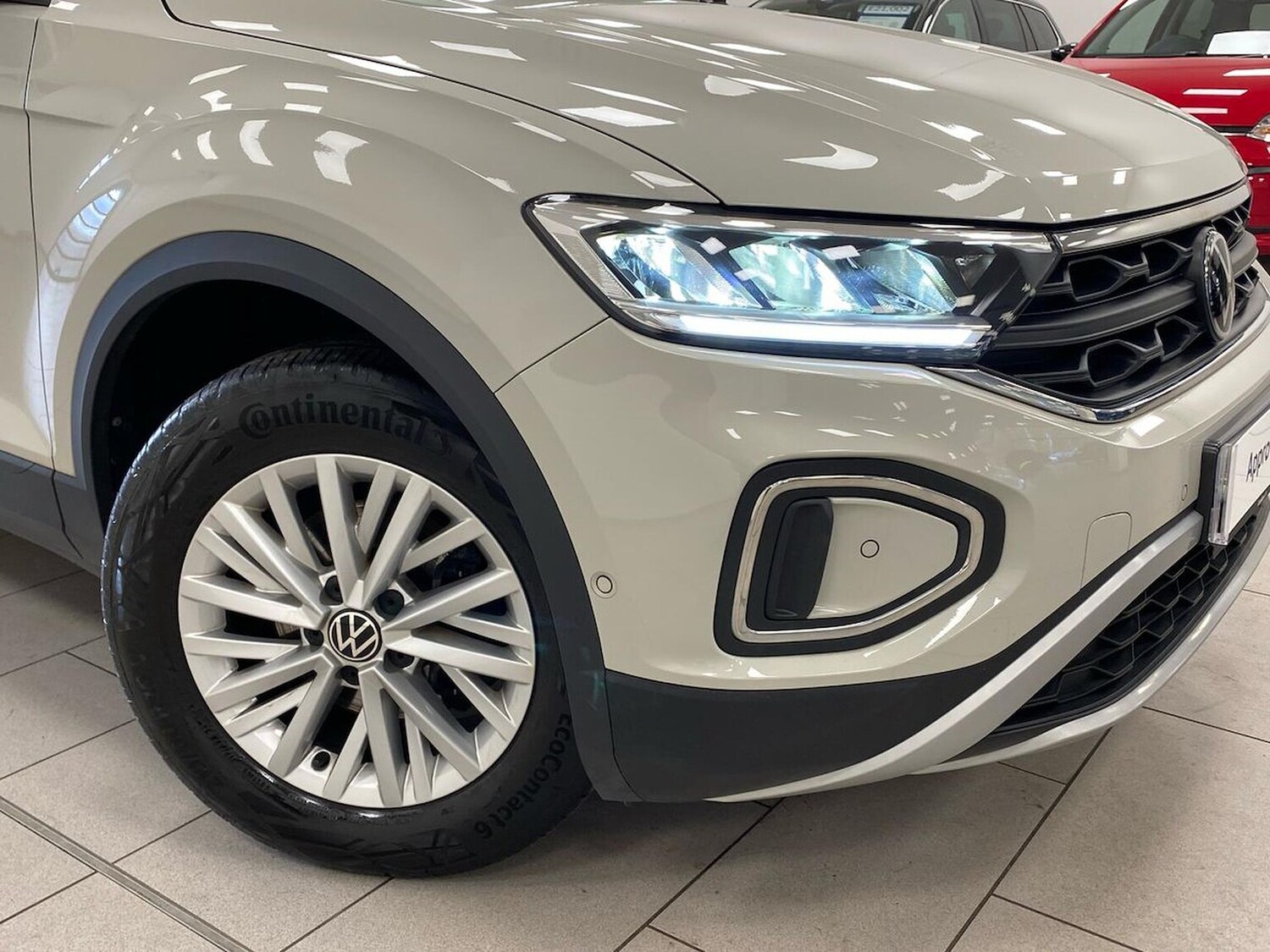 Used Volkswagen T-Roc 2023 for sale - 76682598: Photo 30