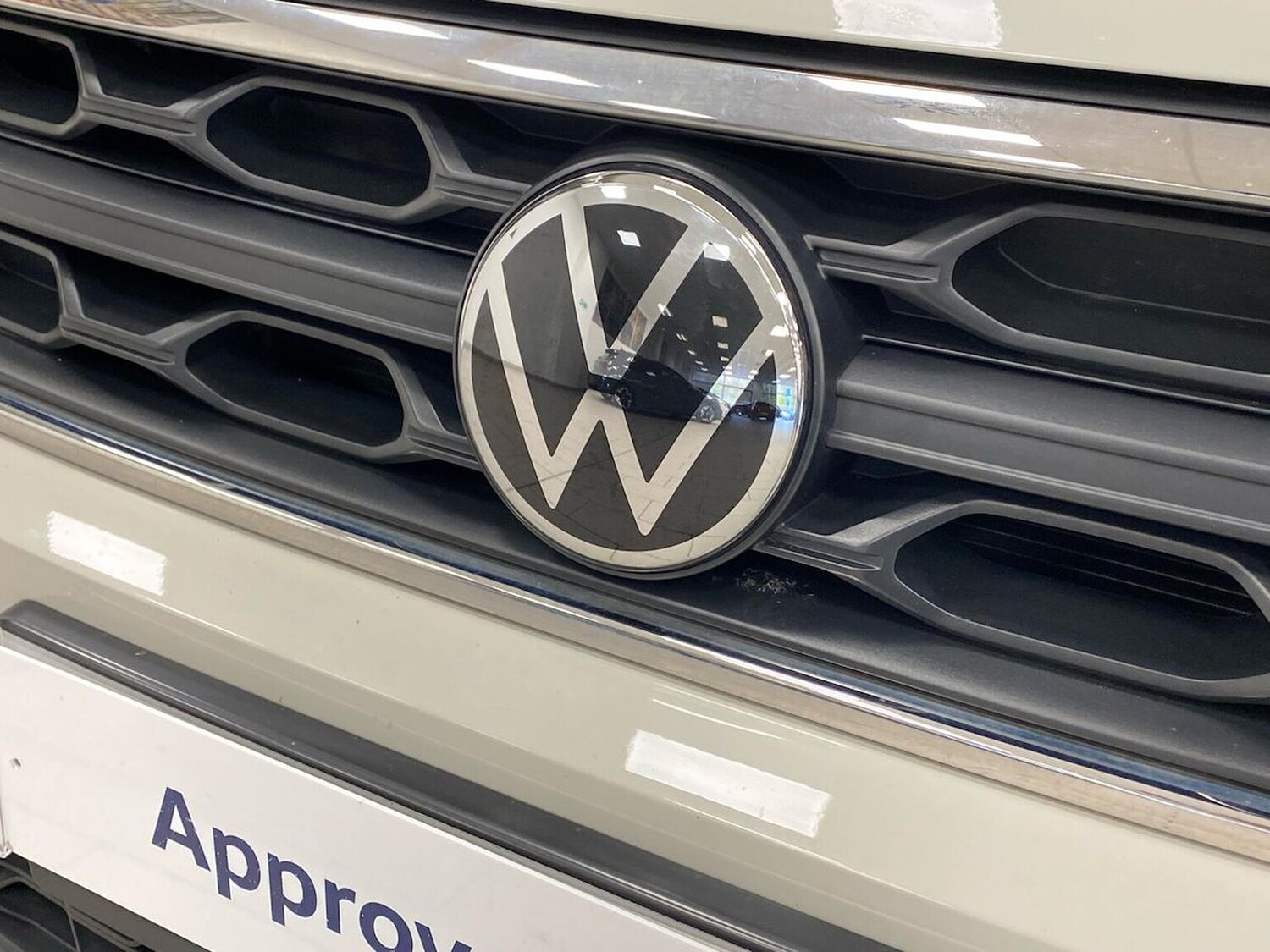 Used Volkswagen T-Roc 2023 for sale - 76682598: Photo 33