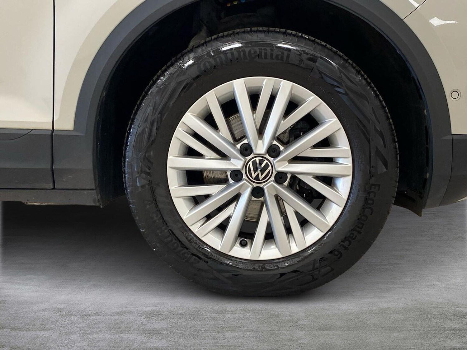 Used Volkswagen T-Roc 2023 for sale - 76682598: Photo 6