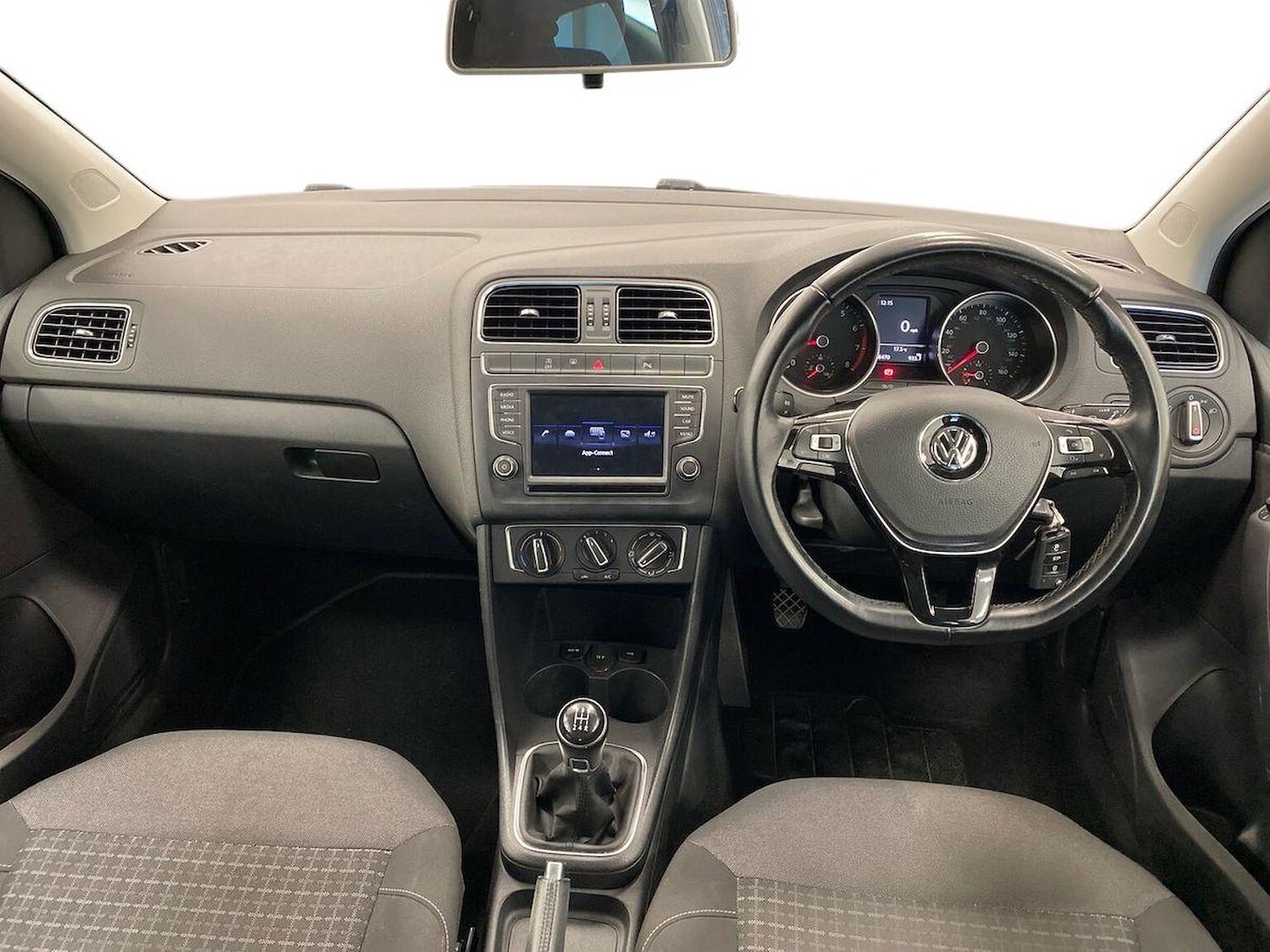 Used Volkswagen Polo 2016 for sale - 76455324: Photo 8