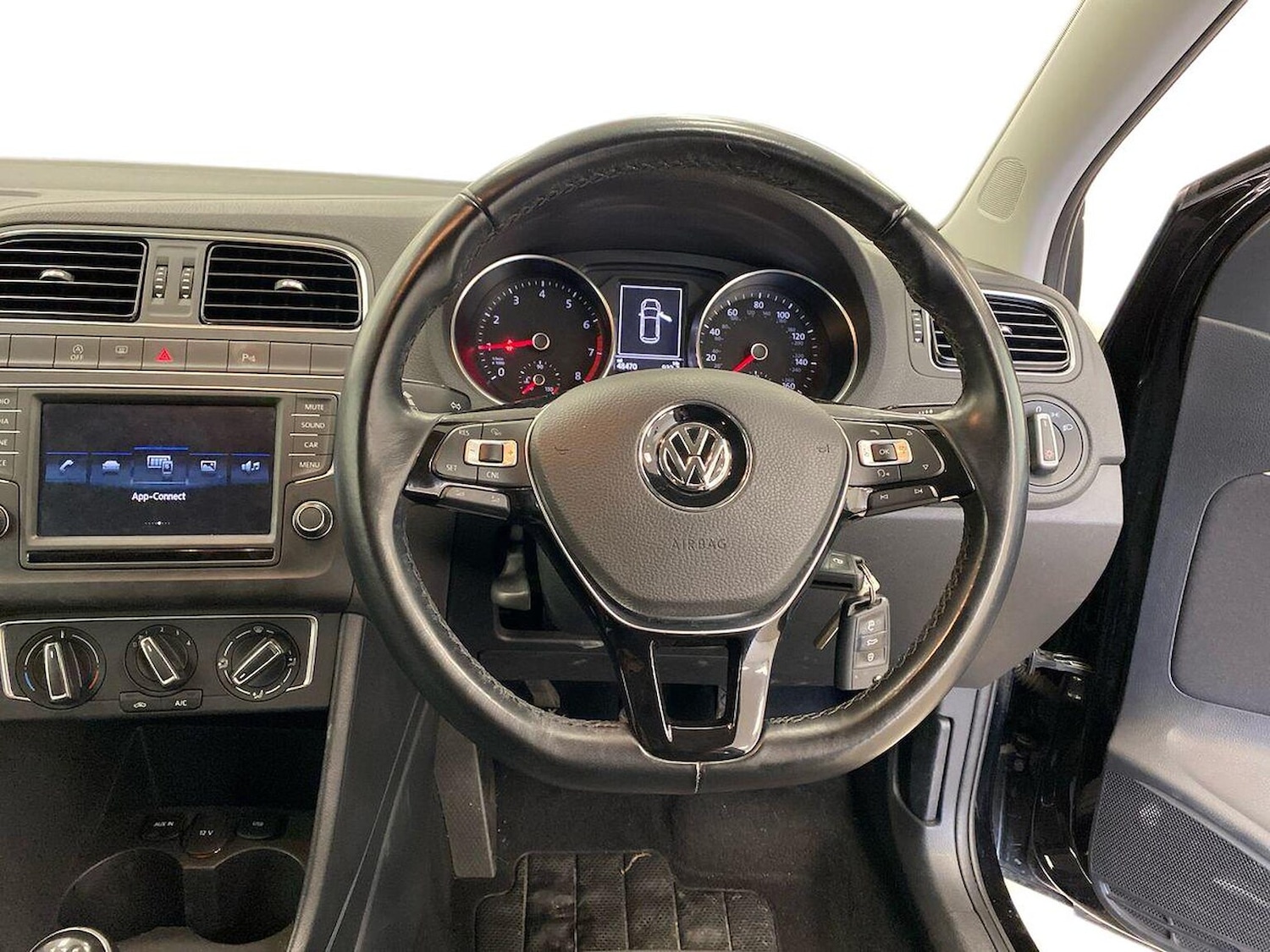 Used Volkswagen Polo 2016 for sale - 76455324: Photo 9