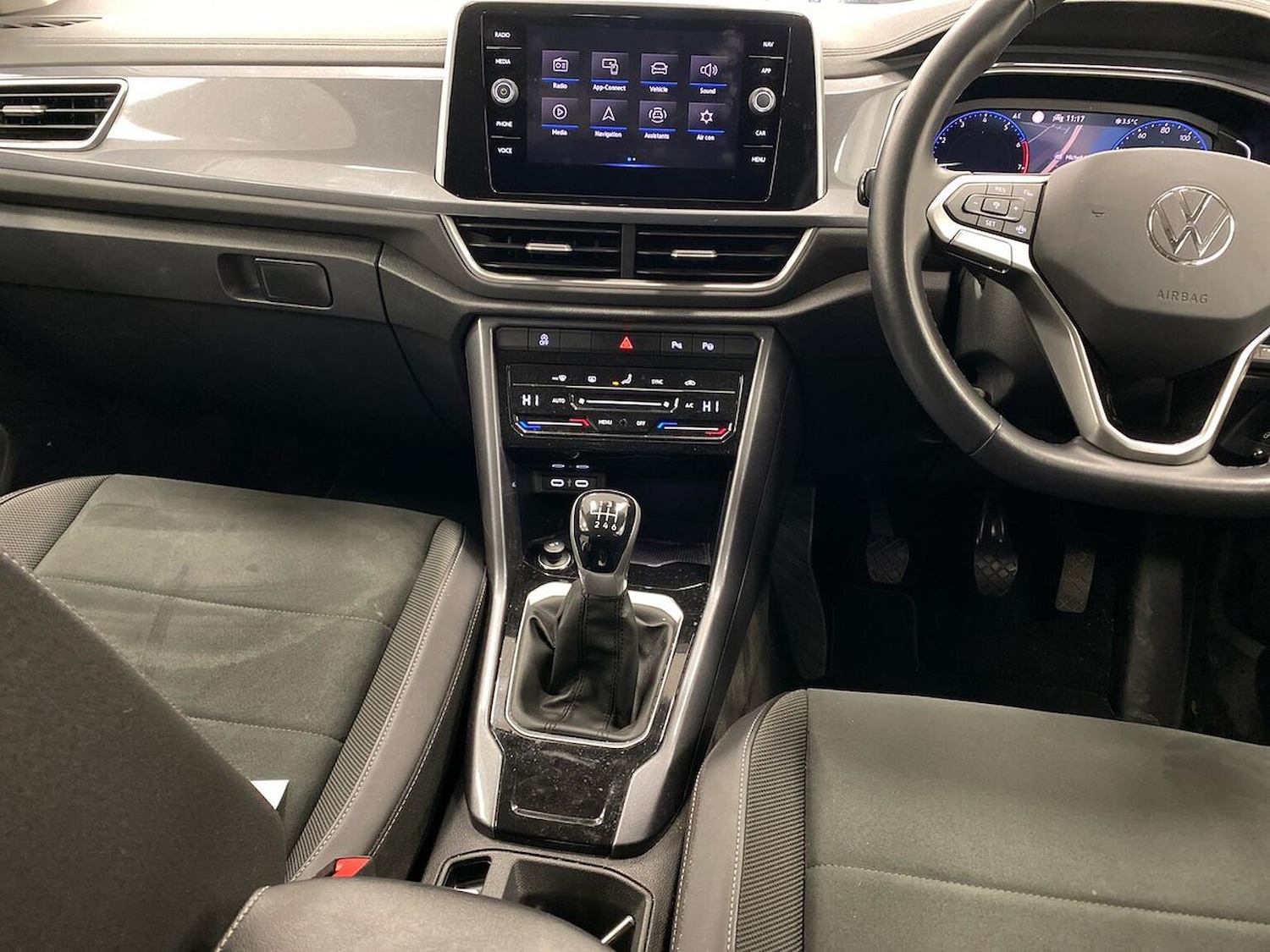 Used Volkswagen T-Roc 2023 for sale - 76837160: Photo 13